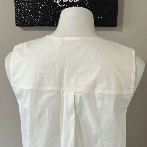 TORY BURCH White Marguerite Shell Sleeveless Top Decorative Buttons Shirt Sz 4 - Picture 9 of 13